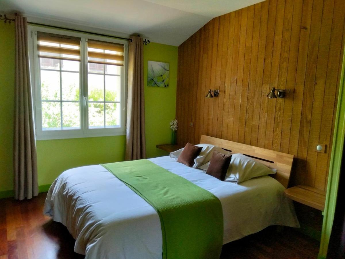 Bed and Breakfast Au Saint-Amand Poissons Exterior foto