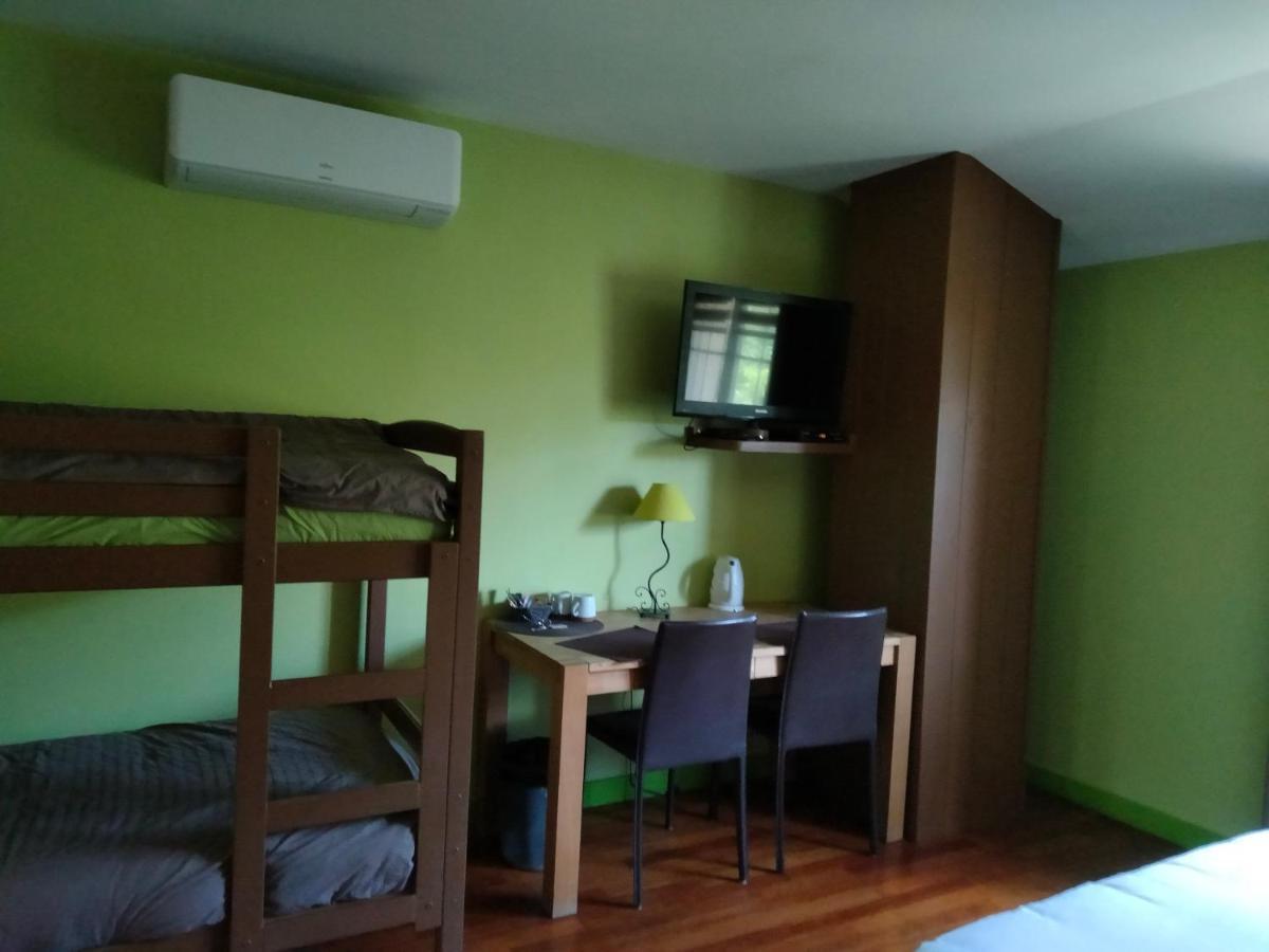 Bed and Breakfast Au Saint-Amand Poissons Exterior foto